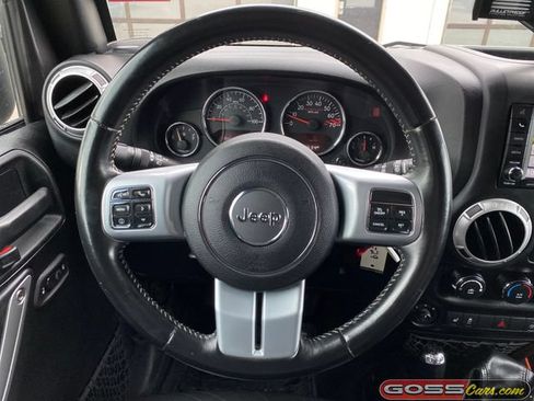 Used 2016 Jeep Wrangler Unlimited Rubicon AWD/4WD image 14