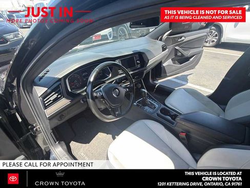 Used 2019 Volkswagen Jetta R-Line FWD image 9