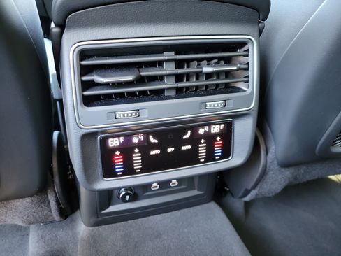 Certified 2023 Audi Q8 Premium Plus w/ Premium Plus Package image 16