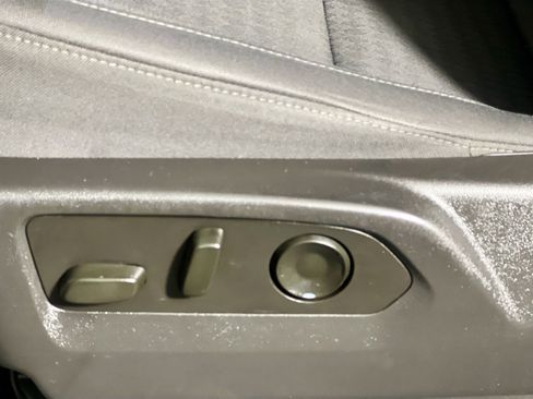 Used 2023 Chevrolet Silverado 1500 Custom image 15