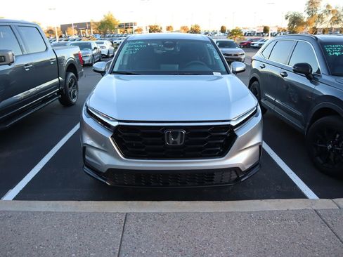 Used 2024 Honda CR-V EX image 2