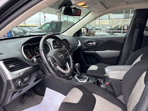 Used 2014 Jeep Cherokee Latitude image 10