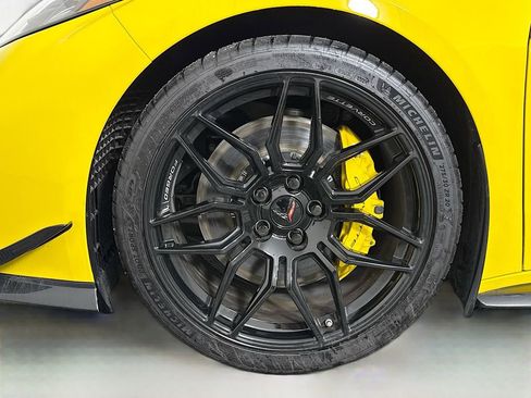 Used 2025 Chevrolet Corvette Z06 image 28