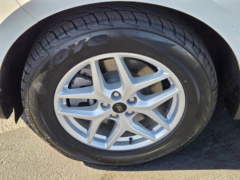 Certified 2024 Ford Edge SEL AWD/4WD image 9