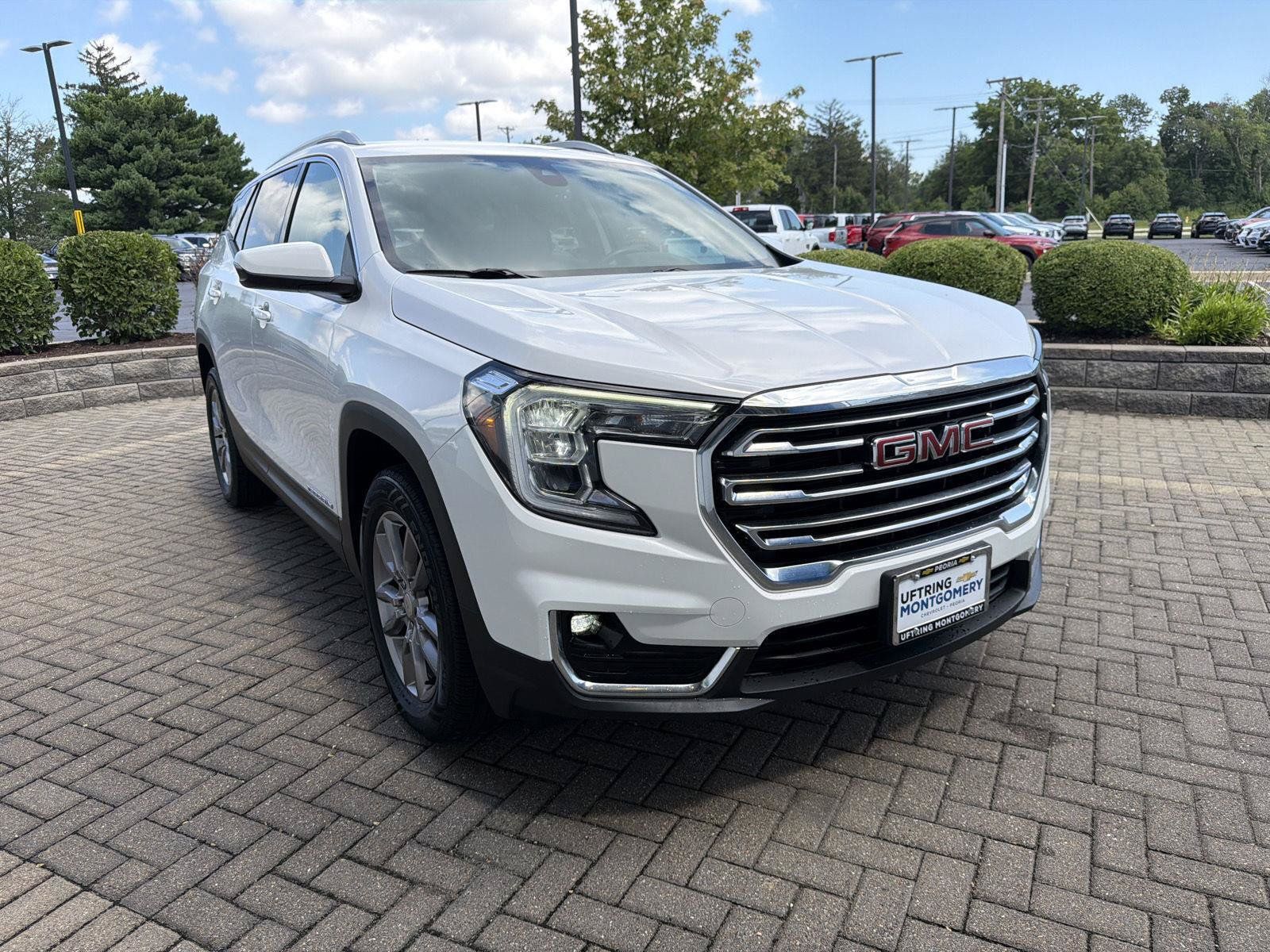Used 2023 GMC Terrain SLT AWD/4WD image 7