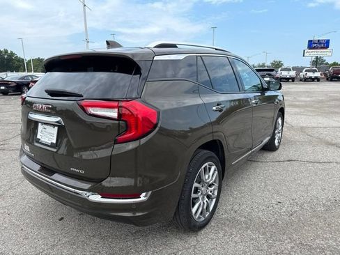 Used 2023 GMC Terrain Denali w/ Denali Premium Package AWD/4WD image 18