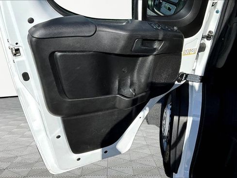 Used 2025 RAM ProMaster 2500 w/ Convenience Group FWD image 21