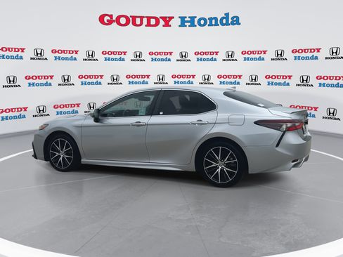 Used 2023 Toyota Camry SE w/ Convenience Package FWD image 6