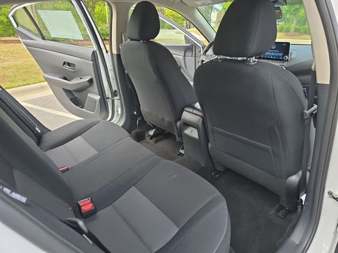 Used 2024 Nissan Sentra SV image 11