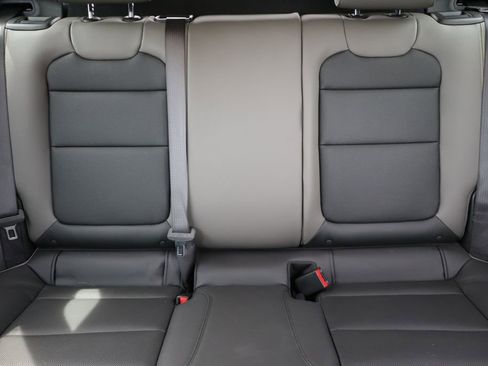 Used 2025 Chevrolet Trax ACTIV w/ Sunroof Package FWD image 35