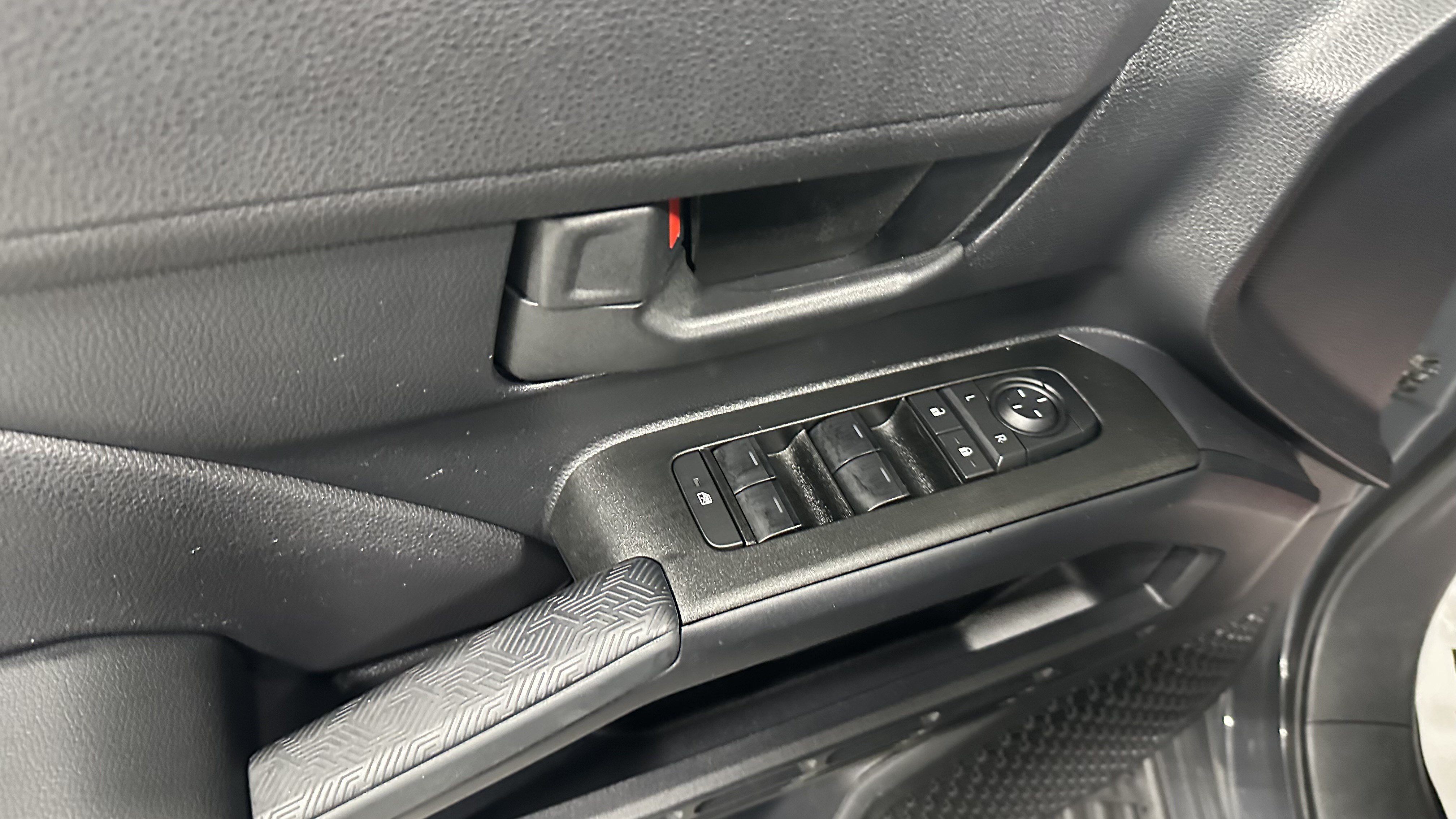 Used 2025 Toyota 4Runner SR5 AWD/4WD image 17