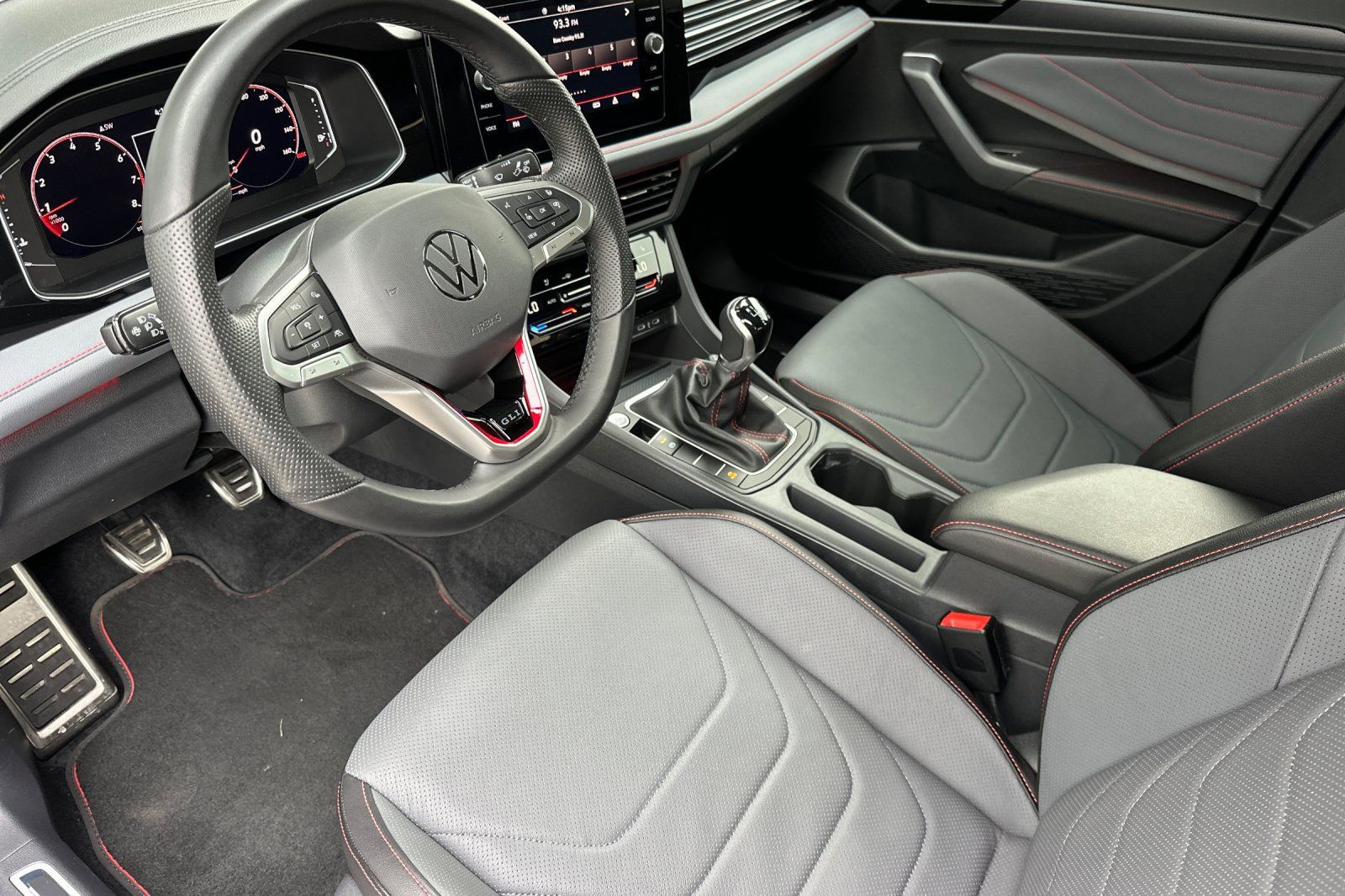 Used 2026 Volkswagen Jetta GLI Autobahn FWD image 9