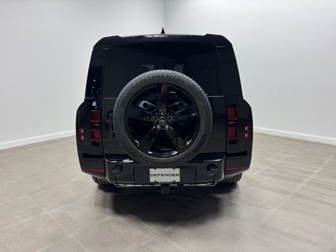 New 2025 Land Rover Defender 130 X-Dynamic SE AWD/4WD image 8
