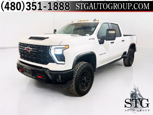 Used 2025 Chevrolet Silverado 2500 ZR2 w/ Technology Package AWD/4WD image 1