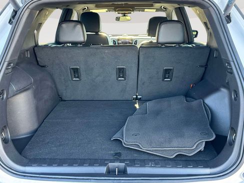 Certified 2024 Chevrolet Equinox Premier image 36