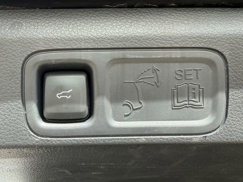 Used 2024 Ford Expedition Max XLT image 33