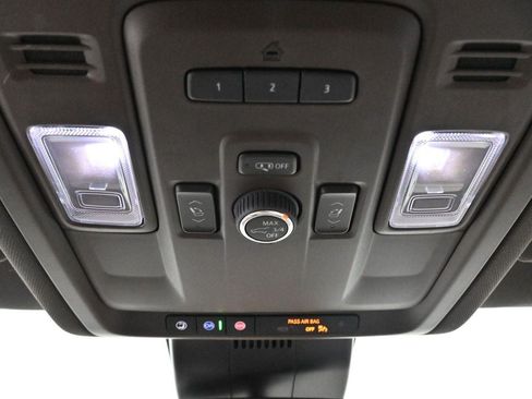 Used 2024 Chevrolet Tahoe Z71 w/ Luxury Package AWD/4WD image 30