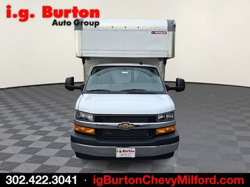 New 2024 Chevrolet Express 4500 Extended w/ Power Convenience Package RWD image 2