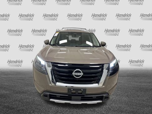 Used 2025 Nissan Pathfinder Platinum w/ Cargo Package AWD/4WD image 3