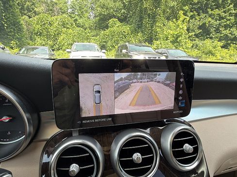 Used 2022 Mercedes-Benz GLC 300 image 32