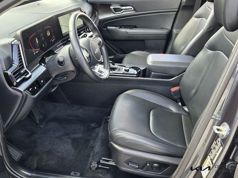 Certified 2023 Kia Sportage EX image 10