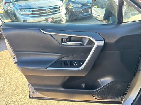 Used 2021 Toyota RAV4 XLE image 30