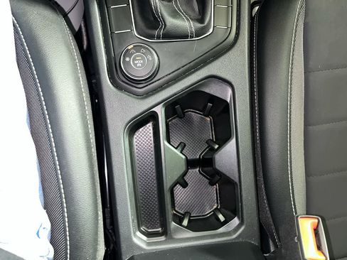 Used 2022 Volkswagen Taos SE w/ Panoramic Sunroof Package image 21