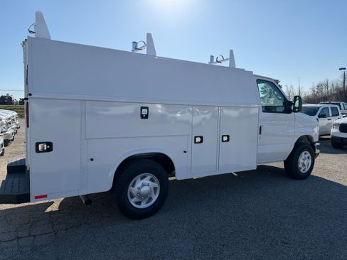 New 2026 Ford E-350 and Econoline 350 Super Duty w/ Power Equipment Group RWD image 9