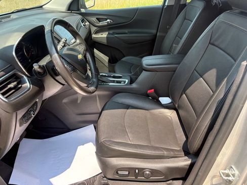 Used 2020 Chevrolet Equinox Premier FWD image 17