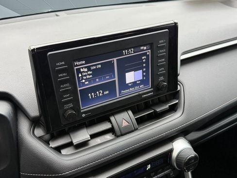 Used 2022 Toyota RAV4 XLE image 28