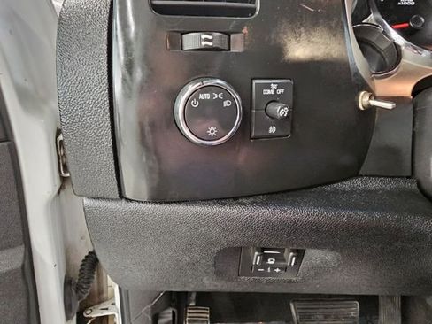 Used 2010 GMC Sierra 2500 SLE image 13