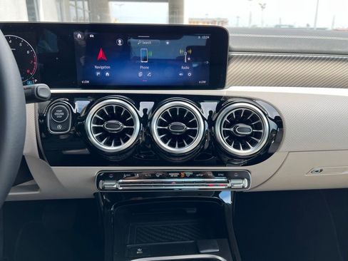 Used 2025 Mercedes-Benz CLA 250 4MATIC image 17