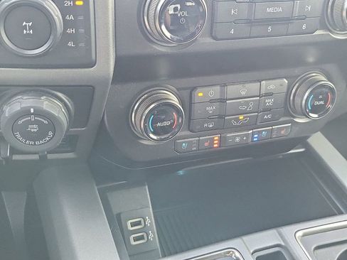 Used 2019 Ford F150 Raptor w/ Equipment Group 802A Luxury image 42