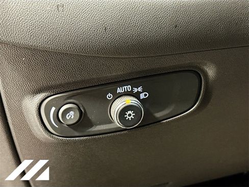 Used 2023 Chevrolet Equinox LT image 10