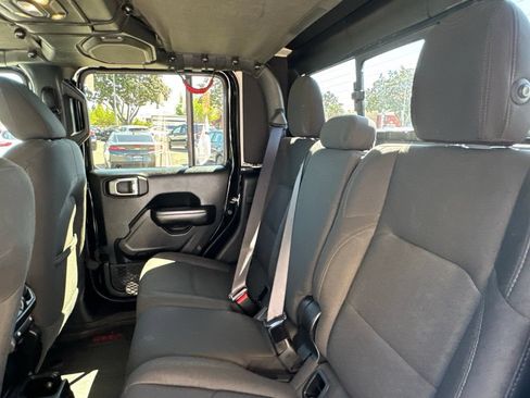 Used 2020 Jeep Gladiator Sport w/ Quick Order Package 24S AWD/4WD image 18