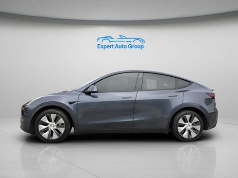 Used 2023 Tesla Model Y Long Range AWD/4WD image 2