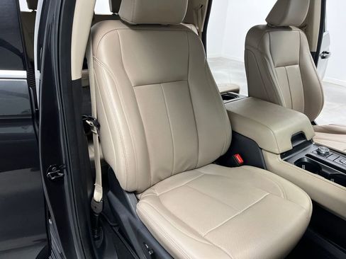 Used 2024 Ford Expedition Max XLT image 25