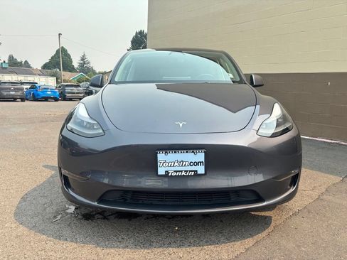 Used 2023 Tesla Model Y 2WD image 14