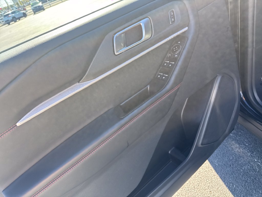 Used 2025 Ford Explorer ST-Line w/ ST-Line Street Pack AWD/4WD image 14