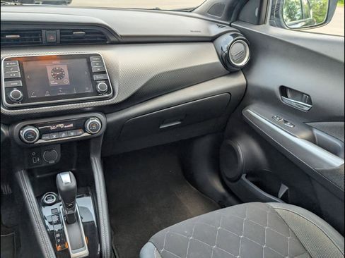 Used 2019 Nissan Kicks SV FWD image 9