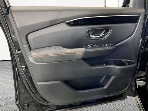 Used 2024 Honda Pilot Sport image 19