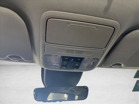 Used 2025 Honda Odyssey Touring image 21