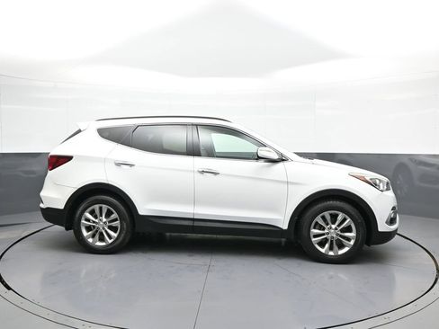 Used 2018 Hyundai Santa Fe Sport 2.0T image 5