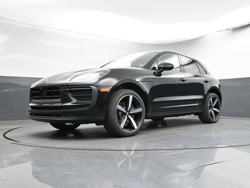 Certified 2025 Porsche Macan image 29