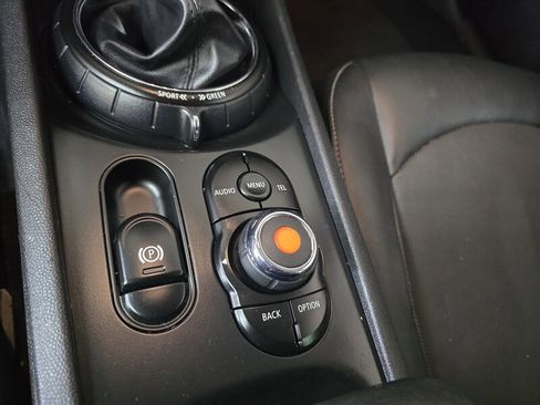 Used 2017 MINI Cooper Clubman ALL4 AWD/4WD image 18