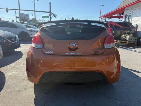Used 2015 Hyundai Veloster RE:FLEX Edition FWD image 4