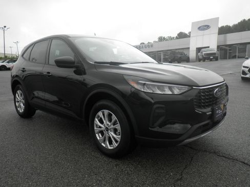 Used 2025 Ford Escape Active AWD/4WD image 1