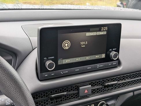 Used 2025 Honda HR-V LX image 29