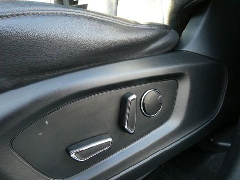 Used 2020 Ford Explorer Limited image 27