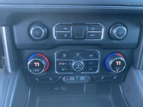 Used 2021 Chevrolet Tahoe Z71 w/ Luxury Package image 23